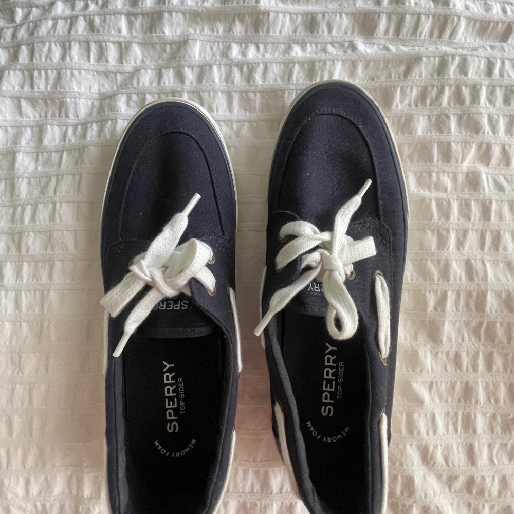 super cute Sperry memory foam size 7